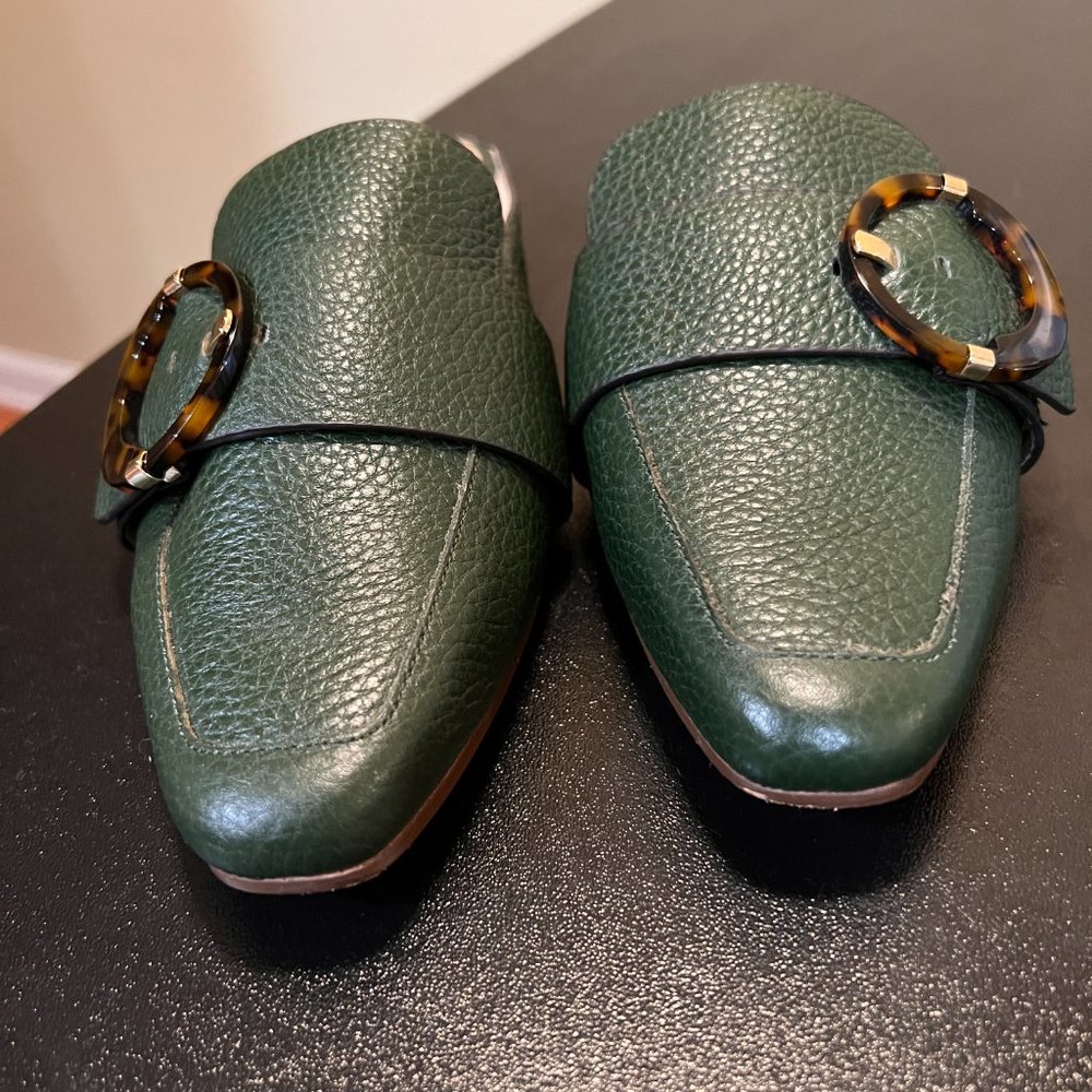 Louis et Cie size 6.5 green slip pebbled leather on flats